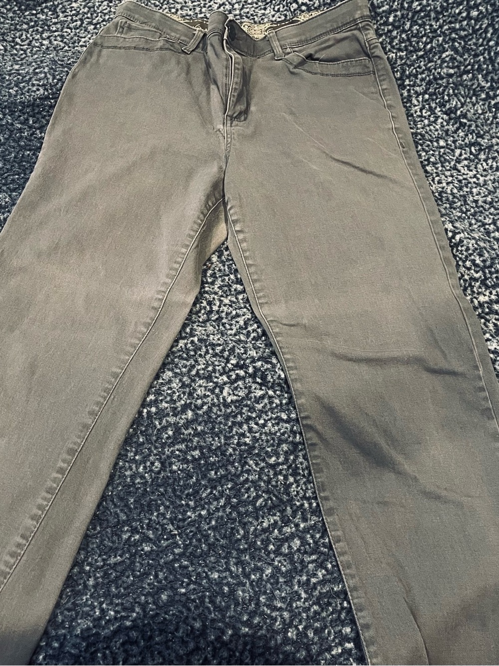 Gloria Vanderbilt low rise straight leg jeans in size 10